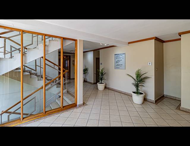 825M² OFFICE FOR SALE IN FERNDALE